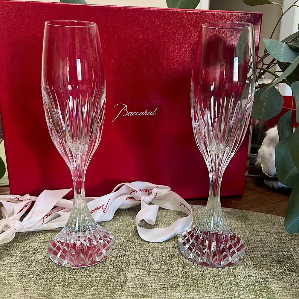 New BACCARAT champagne glasses